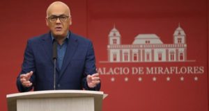 El ministro de Comunicación de Venezuela, Jorge Rodríguez, afirmó este martes que a las 16.00 GMT "ya está" restituido "casi en su totalidad" el servicio eléctrico en el país tras el apagón ocurrido el pasado jueves que afectó casi todo el territorio nacional.