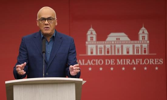 El ministro de Comunicación de Venezuela, Jorge Rodríguez, afirmó este martes que a las 16.00 GMT "ya está" restituido "casi en su totalidad" el servicio eléctrico en el país tras el apagón ocurrido el pasado jueves que afectó casi todo el territorio nacional.
