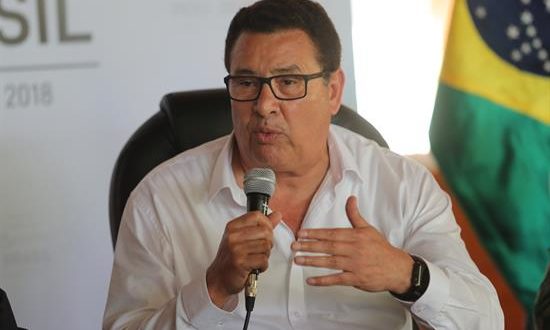 En la imagen, el ministro de Defensa de Perú, José Huerta. EFE/Archivo