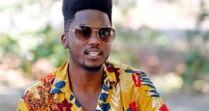 El cantante cubano Erick Iglesias Rodríguez, conocido artísticamente como Cimafunk, conversa con Efe este lunes 11 de marzo de 2019, en La Habana (Cuba). EFE