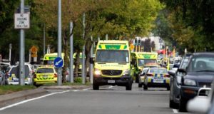 Nueva Zelanda vive hoy su "día más sombrío" tras los ataques contra dos mezquitas en Chrischurch en los que murieron al menos 49 personas y por los que ha sido acusado un sospechoso, al parecer un supremacista blanco de origen australiano