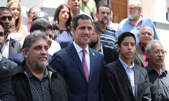 Los trabajadores públicos de Venezuela protestarán este martes contra la severa crisis y exigirán a la comisión especial de derechos humanos de las Naciones Unidas que se encuentra en el país que vean la "realidad" de lo que sucede en la nación petrolera.