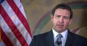 En la imagen, el gobernador de Florida, el republicano Ron DeSantis. EFE/Archivo