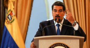 El presidente de Venezuela, Nicolás Maduro, durante una rueda de prensa en el palacio presidencial de Miraflores, en Caracas (Venezuela). EFE