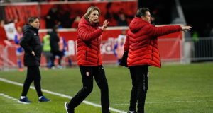 En la imagen, el técnico de la selección peruana, Ricardo Gareca (c). EFE/Archivo