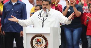 En la imagen, el presidente de Venezuela, Nicolás Maduro (c). EFE/Archivo