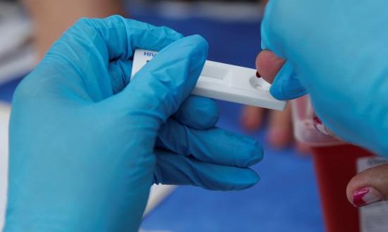 De acuerdo con los últimos datos disponibles, en Cuba viven actualmente unas 23.283 personas con VIH, con una tasa de mortalidad del 17 %. EFE/Archivo