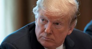 El presidente estadounidense, Donald J. Trump, ofrece declaraciones a los medios antes de participar en una reunión en la Casa Blanca, Washington D.C (Estados Unidos), este jueves. EFE