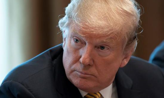 El presidente estadounidense, Donald J. Trump, ofrece declaraciones a los medios antes de participar en una reunión en la Casa Blanca, Washington D.C (Estados Unidos), este jueves. EFE