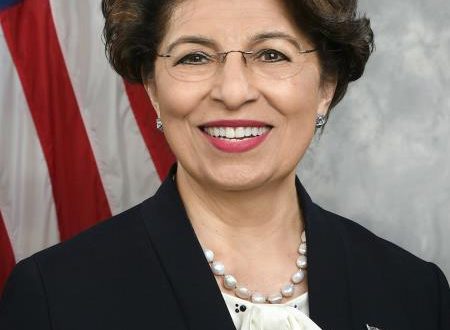 Fotografía oficial cedida este viernes por el Departamento del Tesoro estadounidense, donde aparece la tesorera Jovita Carranza, de 69 años, quien ya trabajó como adjunta a la dirección de la Administración de Pequeñas Empresas durante el mandato del expresidente George W. Bush (2001-2009). EFE/Departamento del Tesoro EE.UU.