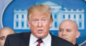 En la imagen, el presidente de los Estados Unidos, Donald J. Trump (c). EFE/Archivo