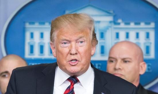 En la imagen, el presidente de los Estados Unidos, Donald J. Trump (c). EFE/Archivo