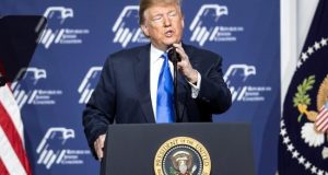 El presidente de EE.UU., Donald J. Trump, habla durante la conferencia de la Coalición de Judíos Republicanos, celebrada en Las Vegas (Nevada), este sábado. EFE