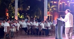Durante la cena en Mérida, Ross dijo que espera "con interés" conversar con las autoridades y empresas mexicanas sobre el Tratado entre México, Estados Unidos y Canadá (T-MEC), el renovado tratado de libre comercio entre México, Estados Unidos y Canadá que está pendiente de ratificar en los tres parlamentos. EFE/MÁXIMA CALIDAD DISPONIBLE