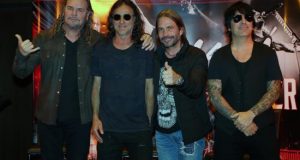 Los integrantes de la agrupación mexicana Mana, Fher Olvera (i), Juan Calleros (2i), Sergio Vallín (2d) y Alex González (d), posan luego de una conferencia de prensa. EFE/Archivo