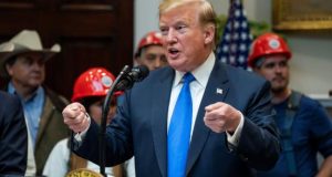 El presidente de EE.UU., Donald J. Trump, habla sobre el desarrollo de la tecnología 5G en áreas rurales en el salón Roosevelt Room de la Casa Blanca, EFE/Archivo