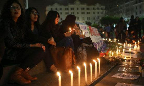 La gran incidencia de feminicidios en Perú llevó en julio pasado al presidente Martín Vizcarra a comprometer a su Gobierno en la lucha contra la violencia machista, lo que incluyó un aumento de presupuesto para afrontar ese flagelo. EFE/Archivo