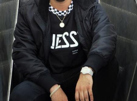 El cantante puertorriqueño Lyanno posa este lunes durante una entrevista con Efe, en San Juan (Puerto Rico). Lyanno, de la nueva cepa del género urbano, señaló este lunes a Efe que su meta es ubicarse entre los máximos exponentes por su habilidad de producir e interpretar sus propios temas, aunque manteniendo siempre los pies sobre la tierra. EFE