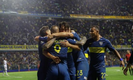 Boca, que el próximo jueves definirá la Supercopa Argentina ante Rosario Central, se impuso en Mendoza con goles de Cristian Pavón y Emanuel Más, mientras que el uruguayo Miguel Merentiel anotó para los locales. EFE/Archivo
