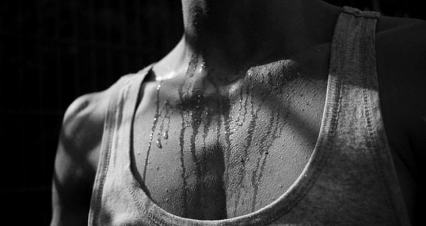 Estudio halló "inesperada acumulación" de ácido láctico, principal componente del sudor, en paredes de edificios. (Foto: Pixabay)