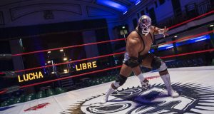 El luchador mexicano César González, conocido como Silver King.