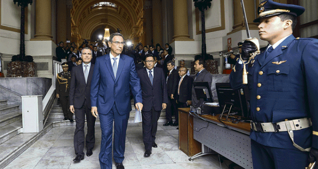 El dato. Vizcarra confía en que se aprobará la reforma política. Vicente Zeballos informó que en la PCM y el Ministerio de Justicia evalúan una nueva iniciativa sobre la inmunidad parlamentaria.