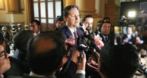 Daniel Salaverry (no agrupado) culmina su período como presidente del Congreso en el mes de julio.