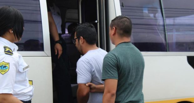 La principal causa de las retenciones fue "el estatus irregular" y "la estadía vencida" de extranjeros que llegaron al país, según informó Migración Panamá.