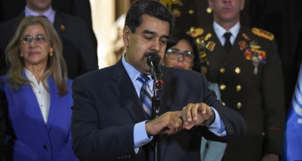 La muerte del capitán de corbeta venezolano, Rafael Acosta Arévalo, mientras estaba bajo custodia de fuerzas al servicio del gobierno en disputa de Nicolás Maduro, ha generado un repudio general dentro y fuera de Venezuela.