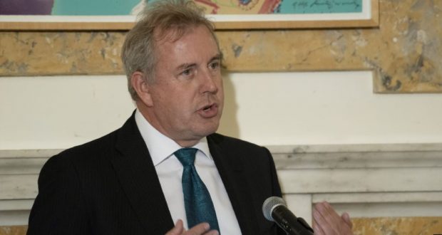 El embajador del Reino Unido en Estados Unidos Kim Darroch, catalogó la gestión de Trump de "inepta" e "incompetente".