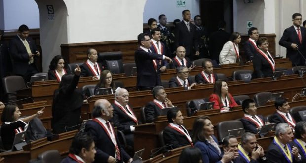 La bancada de Fuerza Popular reaccionó con gritos y críticas ante el anuncio de Vizcarra de proponer el adelanto de elecciones al 2020. (Foto: Anthony Niño de Guzmán / GEC)