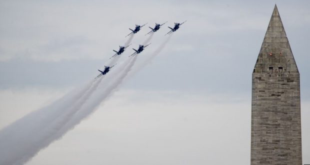 Este año las celebraciones incluyeron una demostración del poderío militar de EE.UU., algo que generó opiniones encontradas.