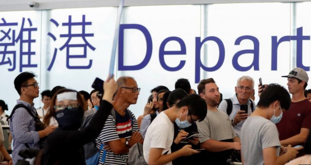 Los activistas “interfirieron gravemente” con las operaciones, indicó el aeropuerto en un comunicado.