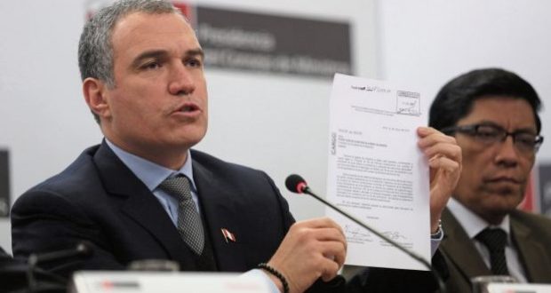 El primer ministro Del Solar explicó los detalles del proyecto del Ejecutivo en una conferencia ofrecida ayer por la tarde. (Fernando Sangama / GEC)