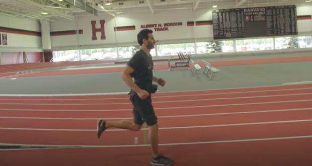 Los shorts se pusieron a prueba en diferentes situaciones, desde una cinta de correr y una pista de atletismo hasta senderos en colinas. (Foto: Captura de pantalla)