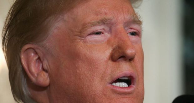 El presidente Donald Trump tenía previsto concentrarse en el Medicare, -el programa gubernamental de asistencia médica para los ancianos-, cuando visitara la comunidad para personas mayores de 65 años conocida como The Villages, en Florida.