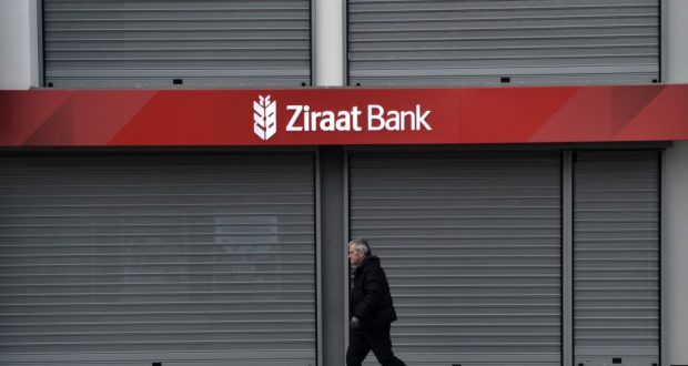 Ziraat Bank, es el mayor banco de activos en Turquía. El gobierno en disputa usaba la entidad para pagar a los contratistas, mover dinero e importar productos en liras turcas.