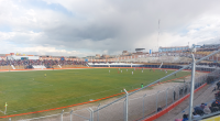 Partido de fútbol en el Estadio Municipal de Espinar durante una Etapa Nacional de Copa Perú